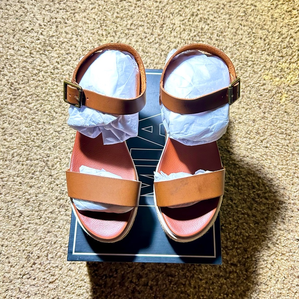 BRAND NEW MIA Claudette Espadrille Flatforms size 8.5 ❤️❤️❤️